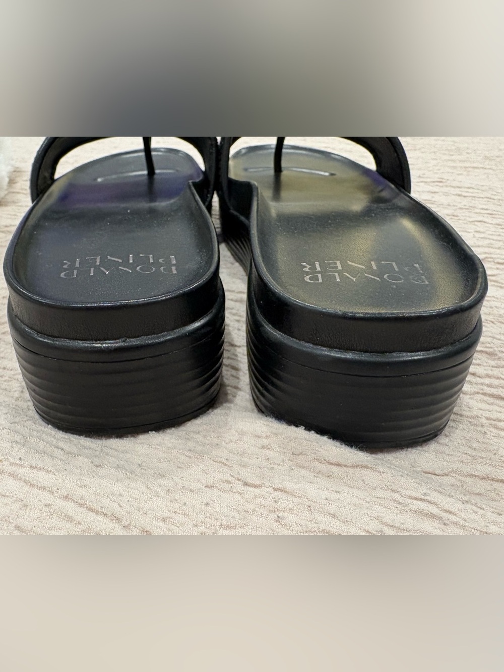 Donald J Pliner Farrah Sandal - Picture 6 of 7